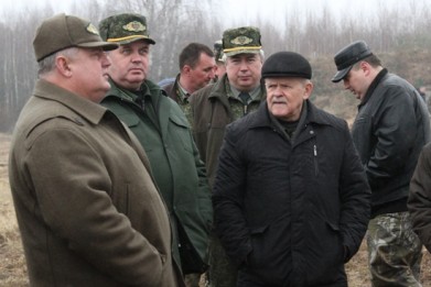 Леонид Анфимов проконтролировал ход выполнения работ по уборке последствий урагана в лесах Минской области