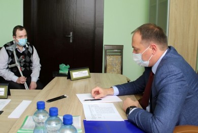 Зампредседателя КГК Андрей Лобович провел в Могилеве прямую телефонную линию и прием граждан