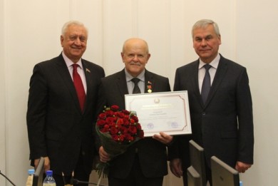 Леониду Анфимову вручена Почетная грамота Национального собрания Республики Беларусь