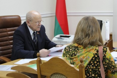 Леонид Анфимов провел прием граждан в Администрации Президента