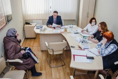 Дмитрий Баско провел прием граждан по личным вопросам и прямую телефонную линию в Борисовском районе
