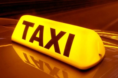 Частная компания, оказывавшая услуги такси, платила своим работникам зарплату в «конвертах». Возбуждены уголовные дела