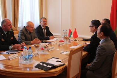 Леонид Анфимов и Посол Китая в Беларуси Цуй Цимин обсудили вопросы сотрудничества контрольных органов двух стран