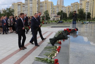 Работники Комитета госконтроля почтили память жертв Великой Отечественной войны