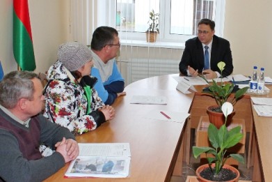 Председатель КГК Брестской области Дмитрий Баско провел в Кобрине телефонную «прямую линию» и прием граждан