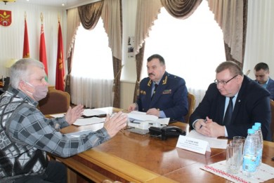 Председатель областного КГК и прокурор Могилевской области провели совместный прием по личным вопросам в Костюковичском районе