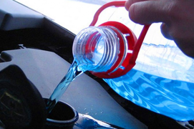 Комитет госконтроля проводит контрольные мероприятия по проверке качества стеклоомывающих жидкостей для автомобилей
