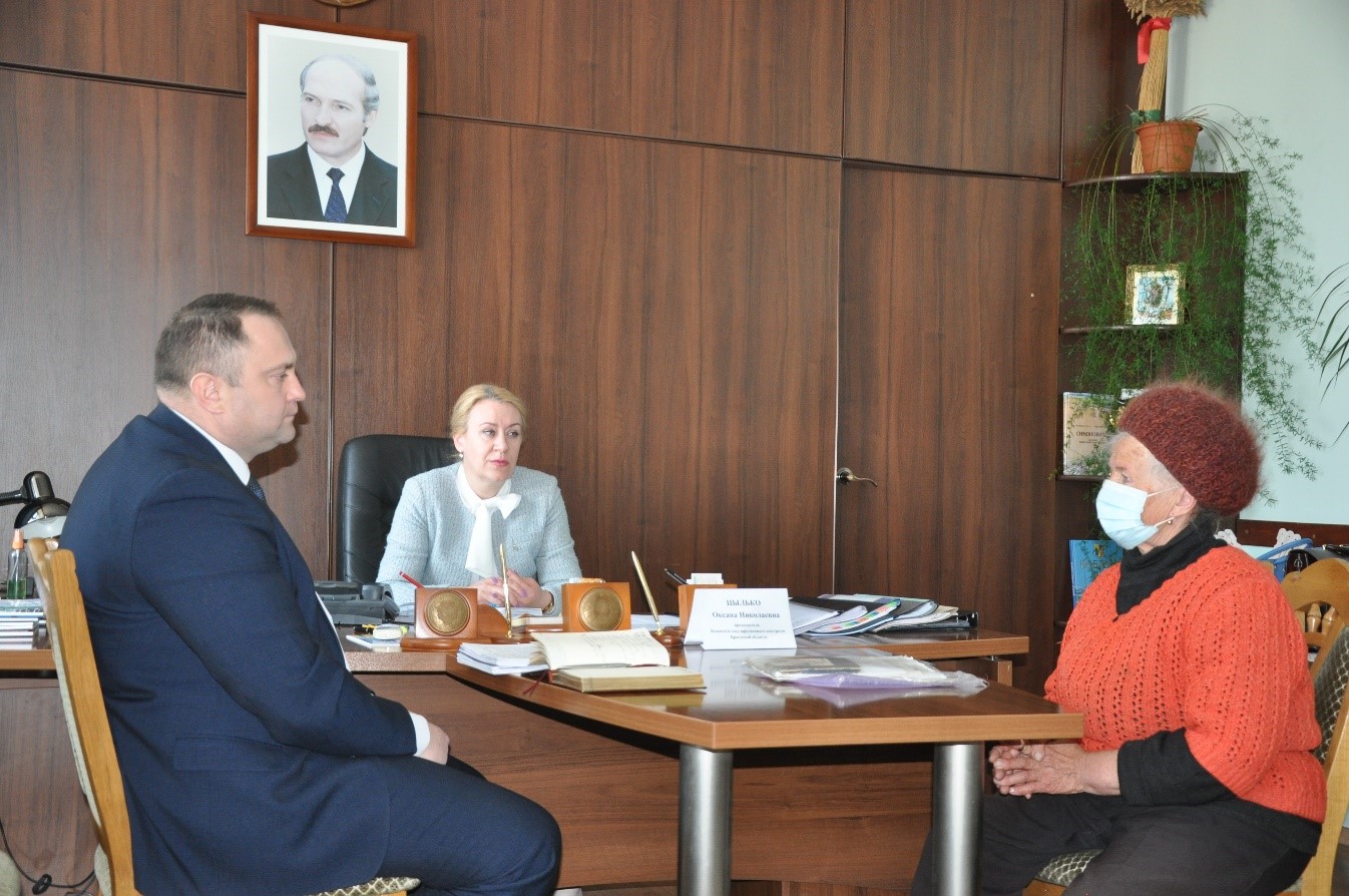 Председатель КГК Брестской области провела прием граждан и прямую телефонную линию в Дрогичине