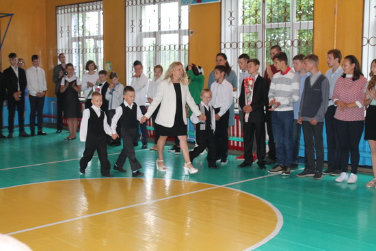 Председатель КГК Брестской области посетила праздничную линейку в ГУО «Телеханская специальная общеобразовательная школа-интернат»
