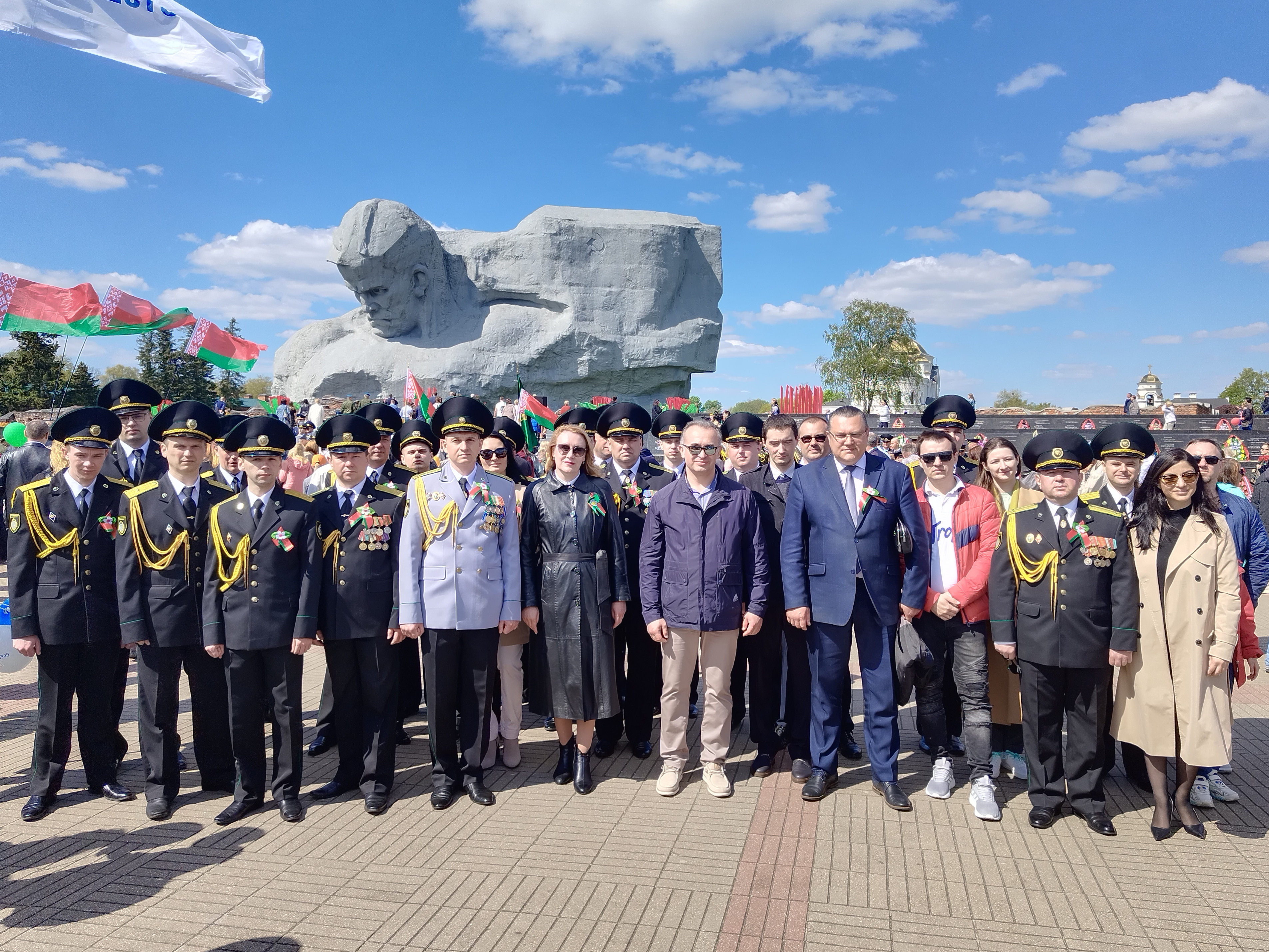 Работники КГК Брестской области и областного управления ДФР приняли участие в мероприятиях, посвященных Дню Победы