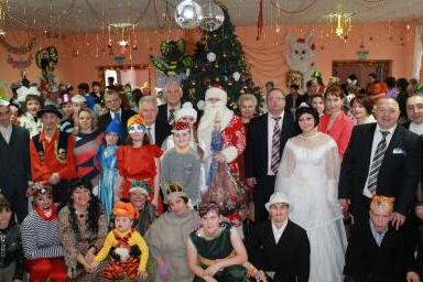 Работники комитетов госконтроля Могилевской и Гродненской областей поздравили с новогодними праздниками воспитанников детских домов