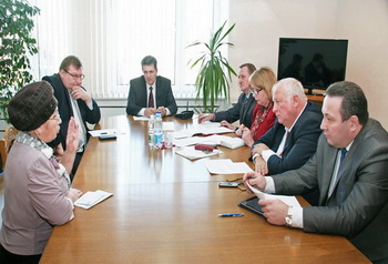 Заместитель Председателя Комитета государственного контроля Республики Беларусь Виталий Дерех провел «телефонную горячую линию» и личный прием граждан в Шклове