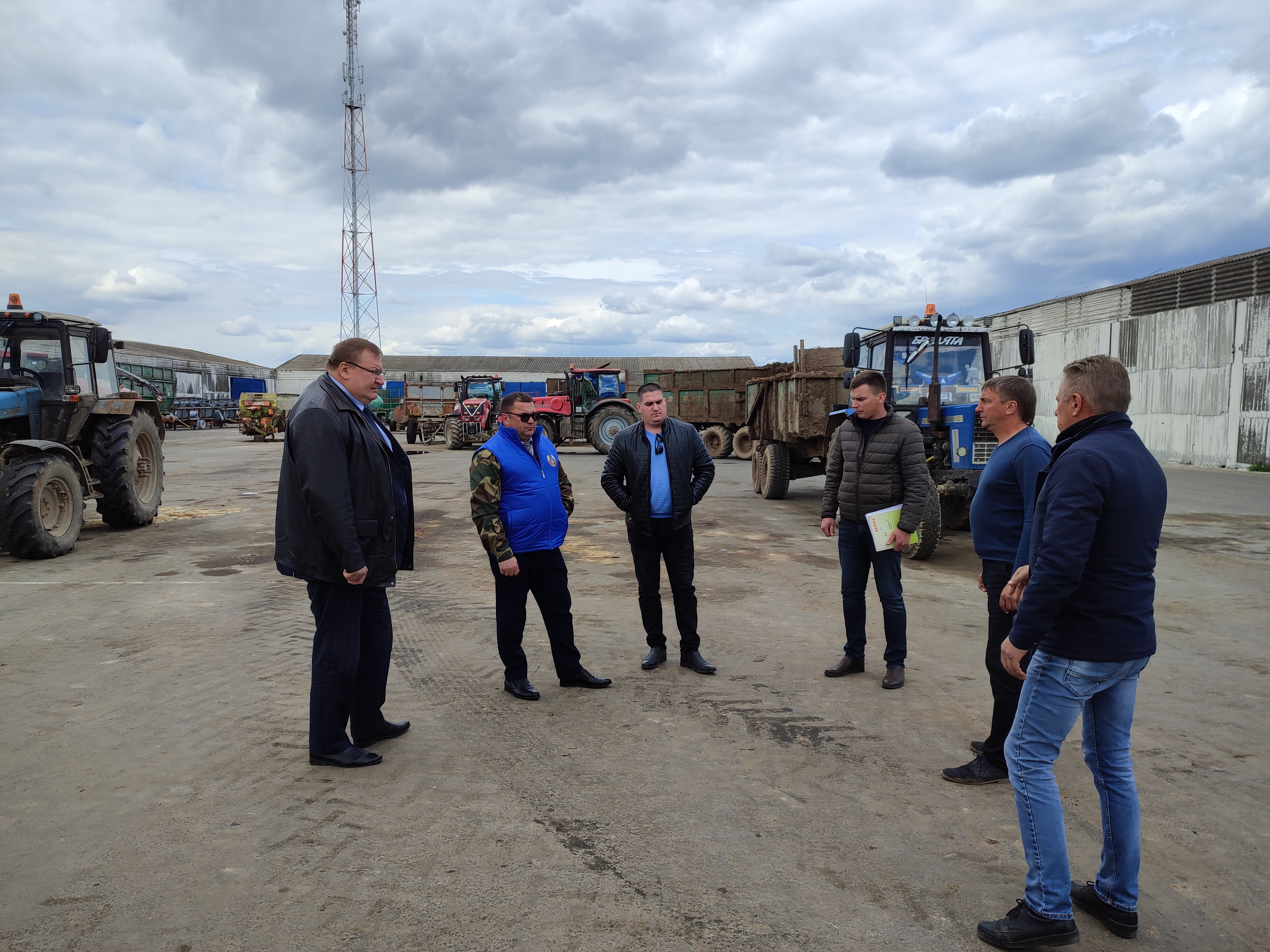 Комитет госконтроля Могилевской области изучил положение дел в крупнейших сельхозорганизациях Шкловского района.