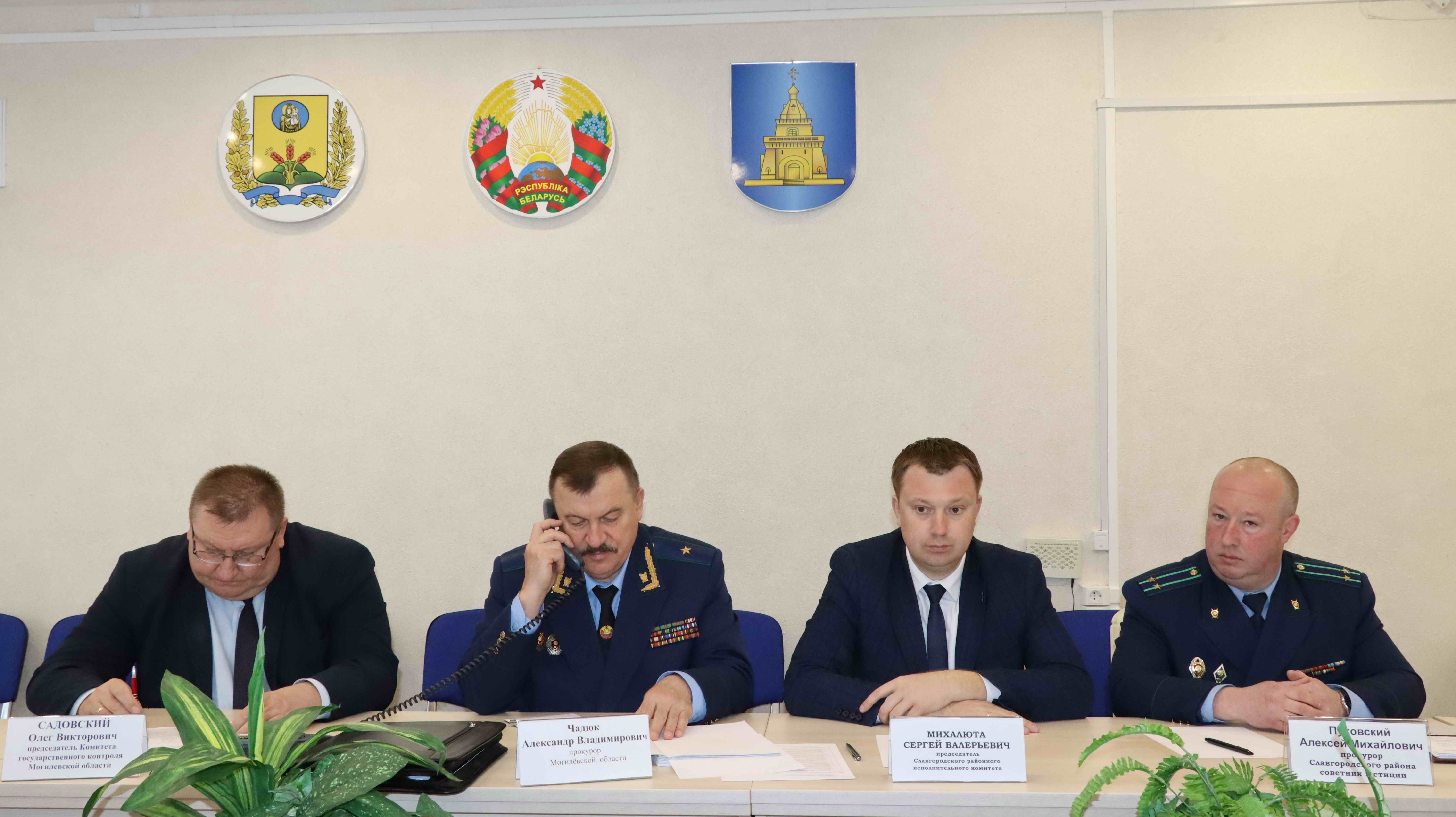 «Прямая телефонная линия» и прием граждан по личным вопросам в Славгородском районе