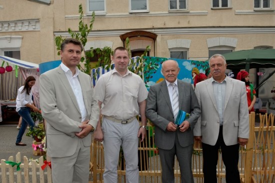 Председатель Комитета госконтроля Леонид Анфимов принял участие в «Вишневом фестивале» в г.Глубокое