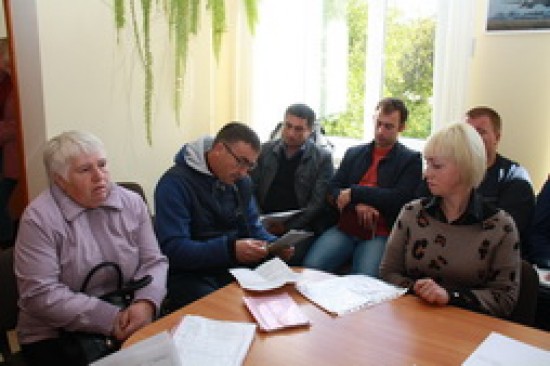 Председатель Комитета государственного контроля Витебской области В.В.Зарянкин провел прием граждан и «прямую телефонную линию» в Болбасовском поселковом исполкоме.