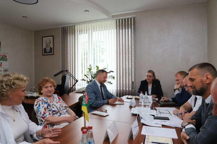 Председатель КГК Брестской области провела прием граждан и прямую телефонную линию в г.Ивацевичи